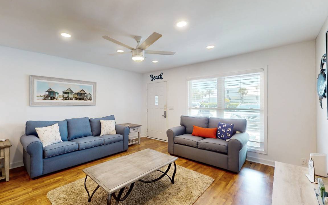 Sunnyside Condo | 132 m² Condo ∙ 2 bedrooms ∙ 6 guests