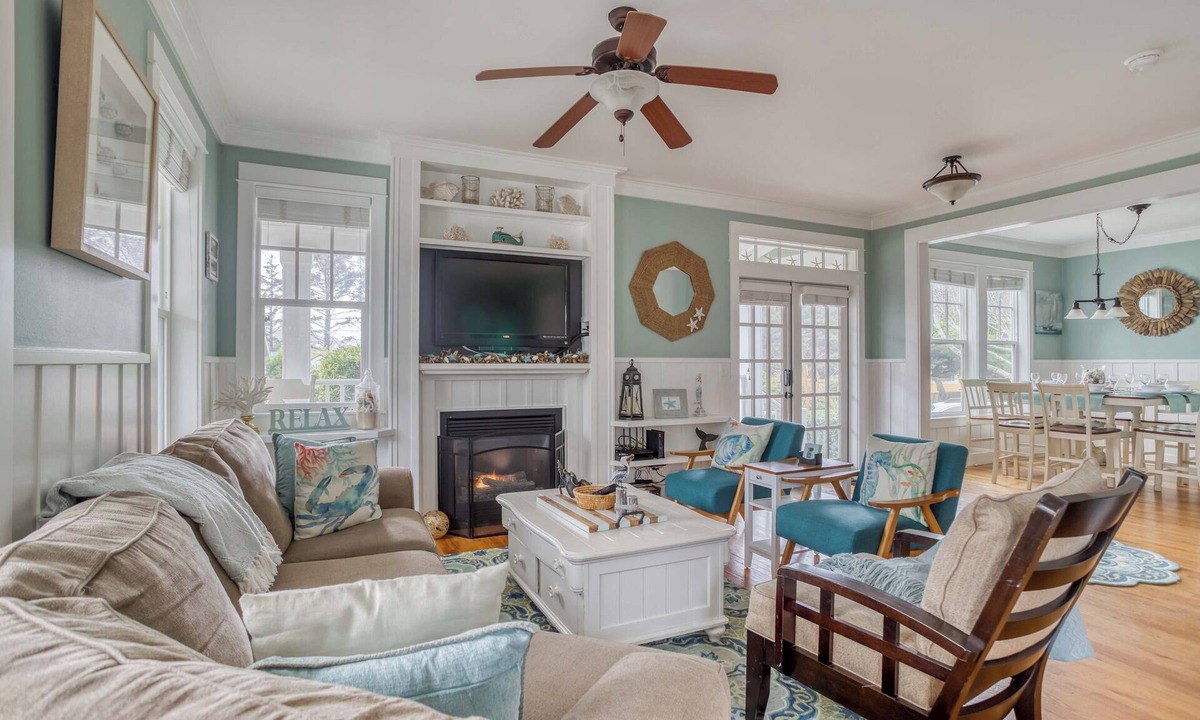 Nelscott House | 2 Story Olivia Beach Beauty-Close to Beach-BBQ-Carriage House