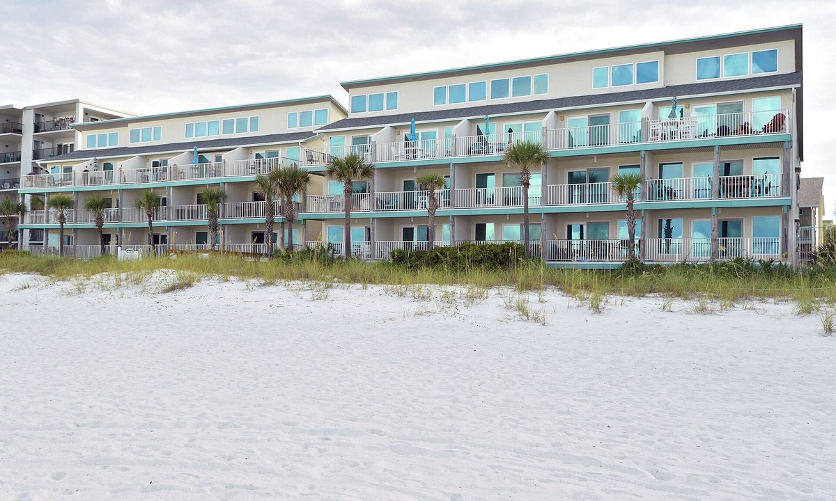 Biltmore Beach Condo | 2BR on the beach, beautiful pool, quiet low-rise