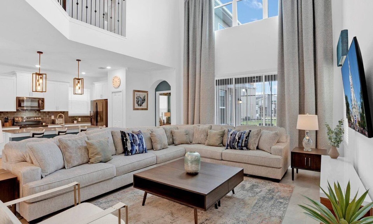 Bay Lake Villa | 3 Miles Disney/Games Room/PS4/3 Themed Bedrooms/Private Pool/ON STOREY LAKE Wifi