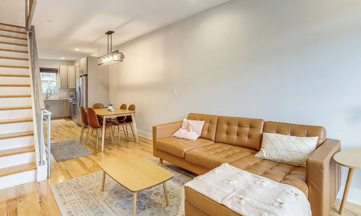 Mantua House | 3-Story Philly Townhouse 2 Mi to University City!