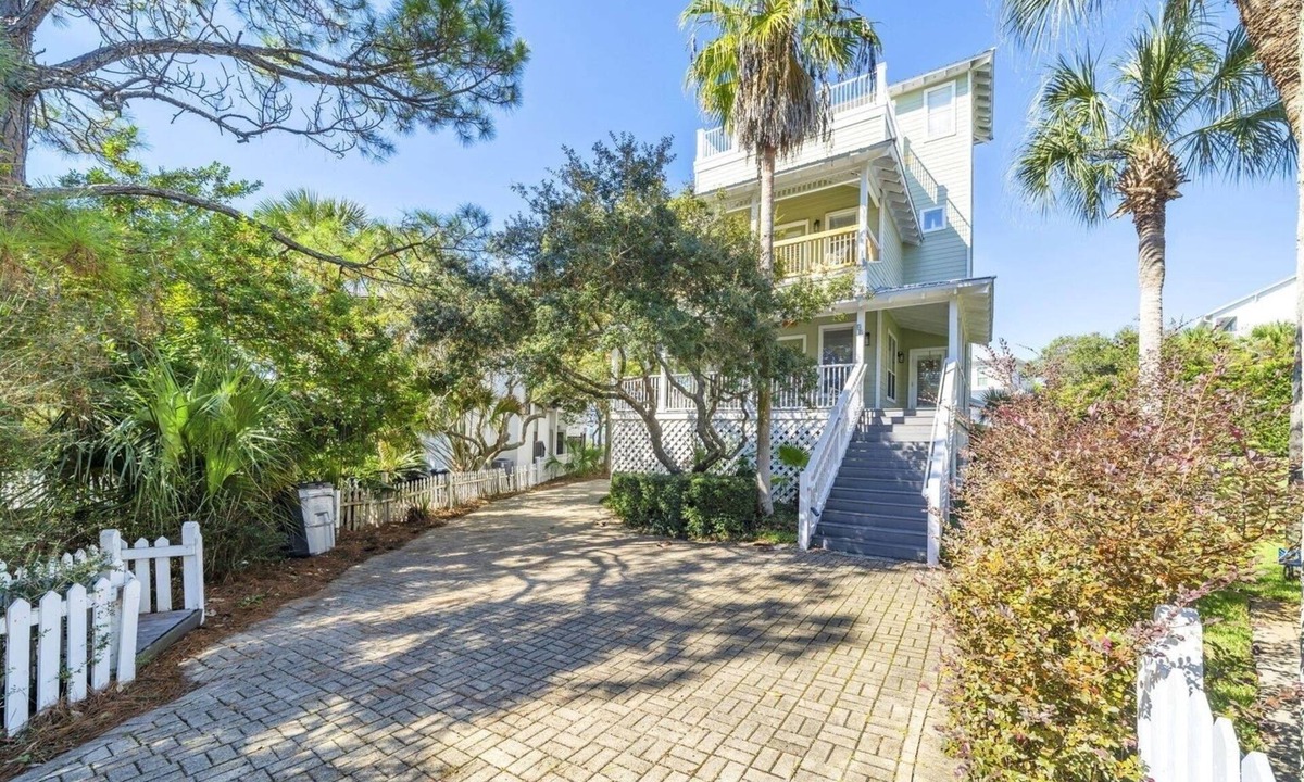 Dune Allen Beach House | 30A Spacious House walk to Beach- pet friendly