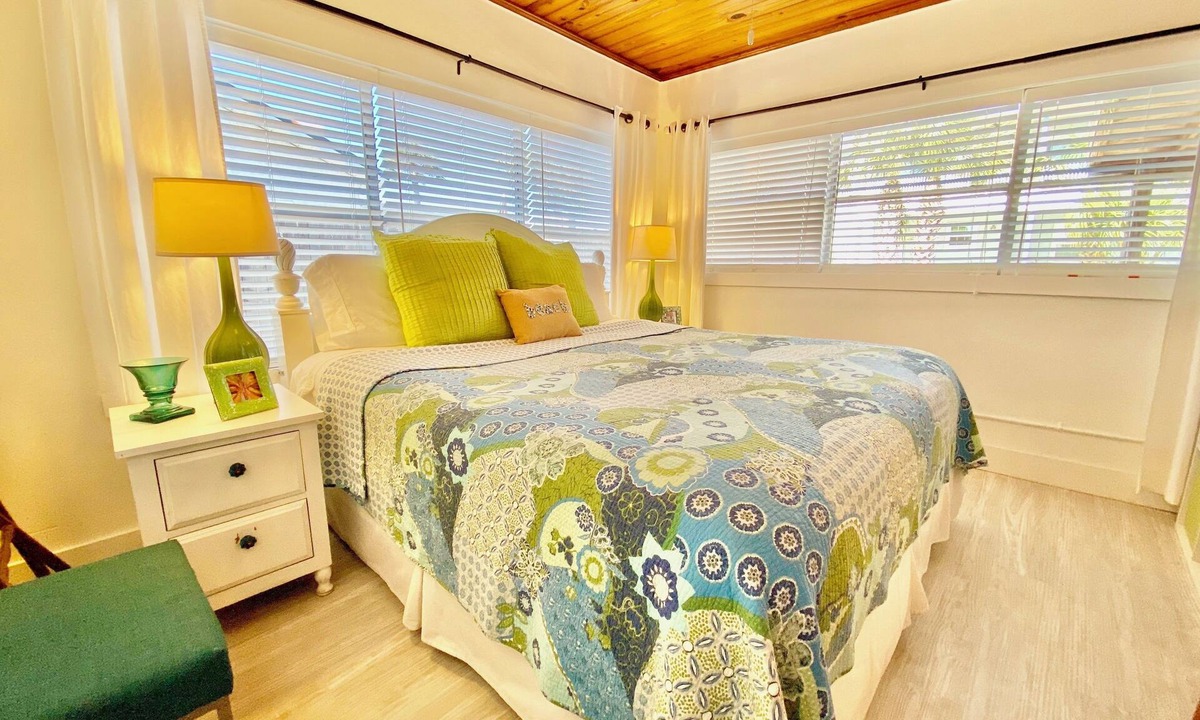 Laguna Beach Estates House | 30ft from Perfect LAGUNA BEACH ~ Directly across the street from Beach Access #83 "Oleander West Cottage"