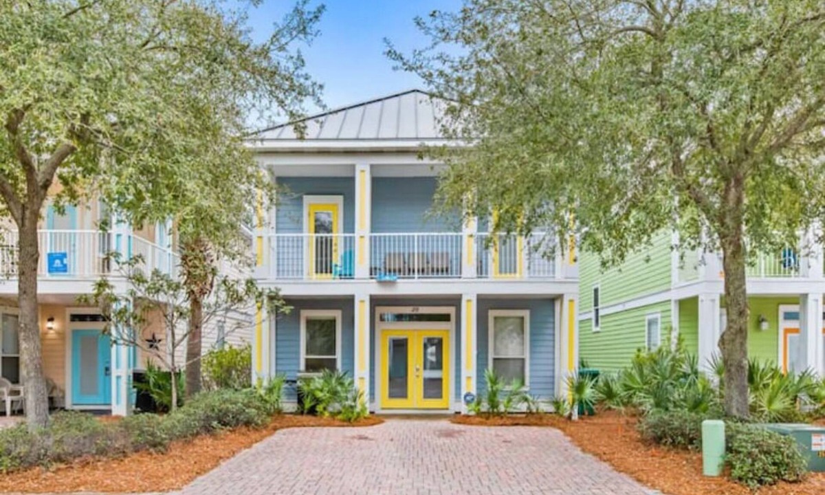 Villages of Crystal Beach House | 4BR/3.5BA Family Beach Retreat Sleeps up to 12 Resort Pool Walk to Crystal Beach