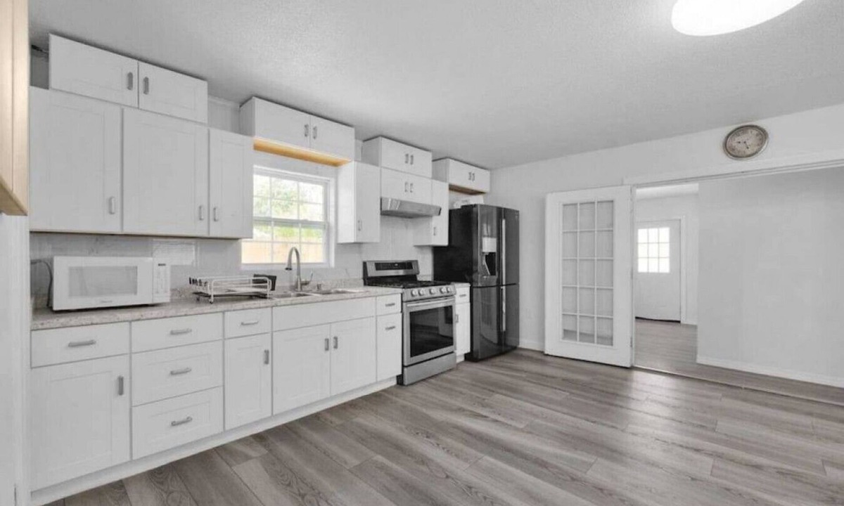 Fort Walton Beach Villa | 5BR Sleeps 10 | 5 Min to Beach | Fort Walton Beach | BBQ