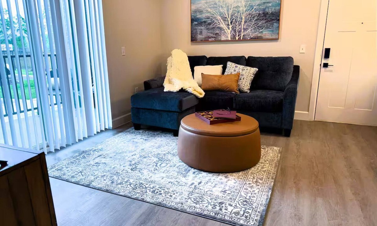 Bentonville Apartment | 7-Min Bike to Walmart Campus, Golf Sim, Sauna, Pets