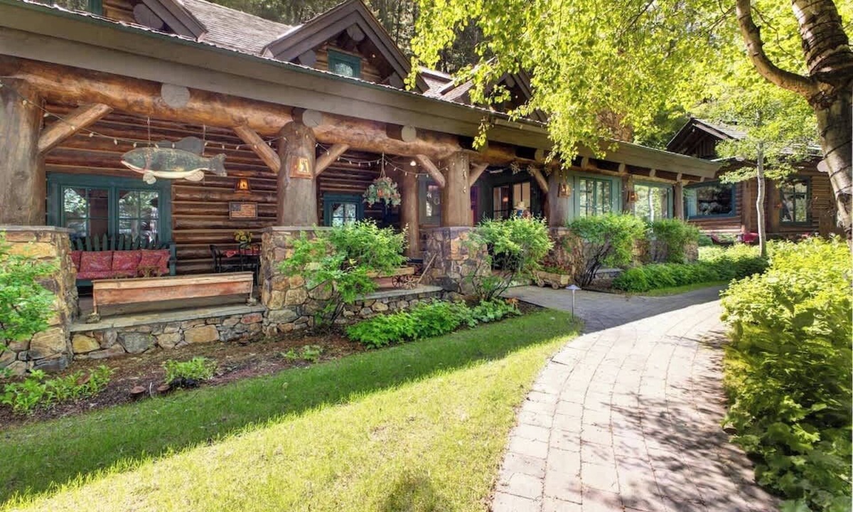 Warm Springs Apartment | Abode at Silvertip, estate with 4 cabins, fishing