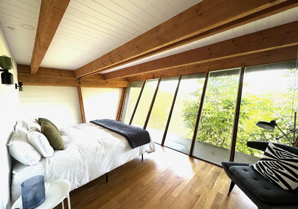 Hollywood Hills House | Architectural Marvel in Hollywood Hills with Views