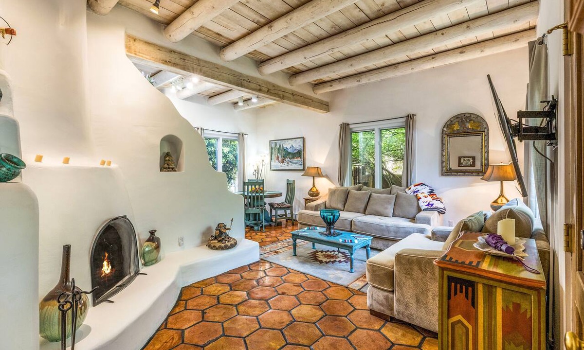 South Capitol Condo | Authentic Adobe Condo | Walk to Plaza & Railyard