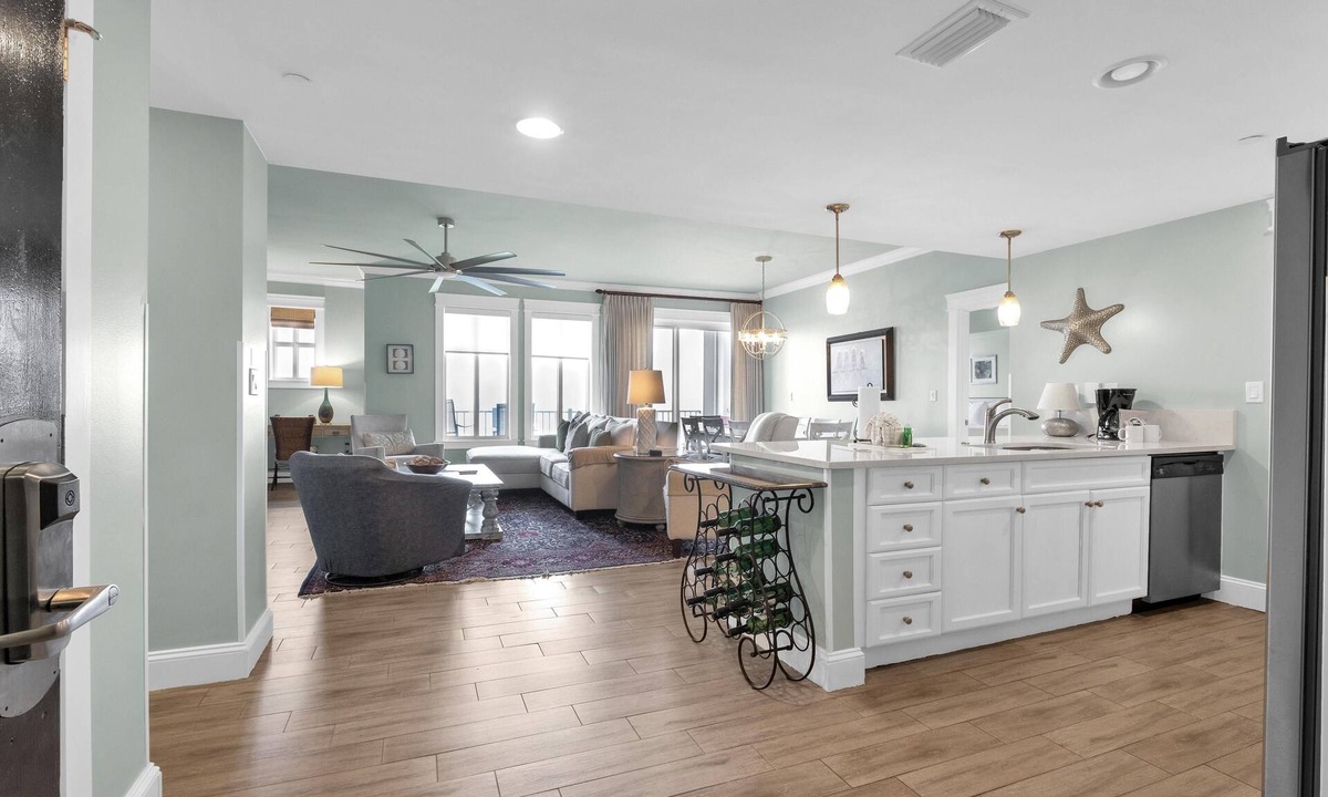 Baytowne Wharf Condo | Bay Views + Golf Cart | 3BR Sandestin Retreat