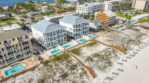 Fort Walton Beach House | Beach Front 8 BR 6 BA Pool & Hot Tub Pickleball Fun