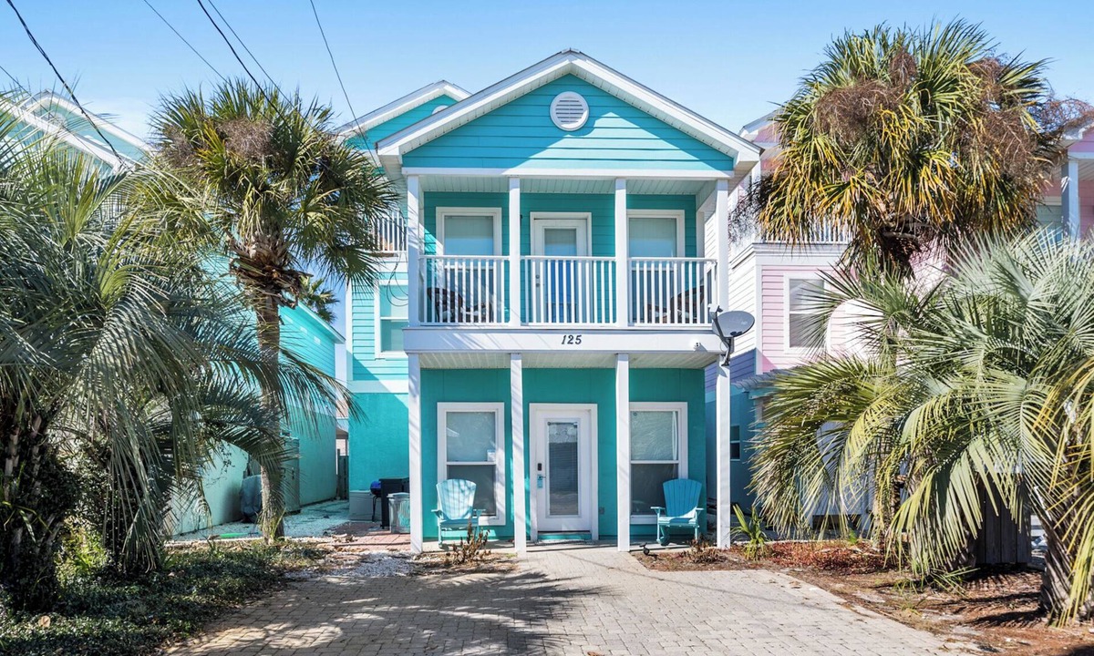 Laguna Beach Estates House | Beach Retreat - Beautiful 5-bedroom home, pool and less than 3 min. to the beach