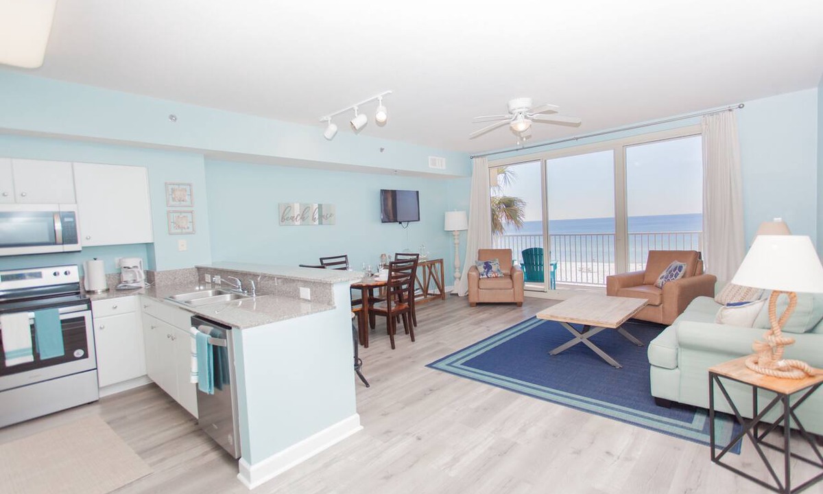 Panama City Beach Condo | Beautiful Beachfront 2nd Floor Condo w/Direct Gulf Views Panama City Beach, FL