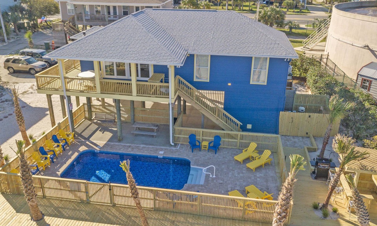 Villa Primera House | Beautiful Sound Front Home w/Private Saltwater Pool, Tiki Bar & Pier!