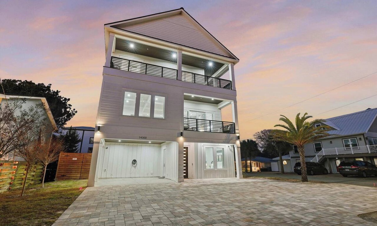 Bid-a-wee Beach House | Bid-A-Wee Sea Haven: Private Beach & Heatable Pool