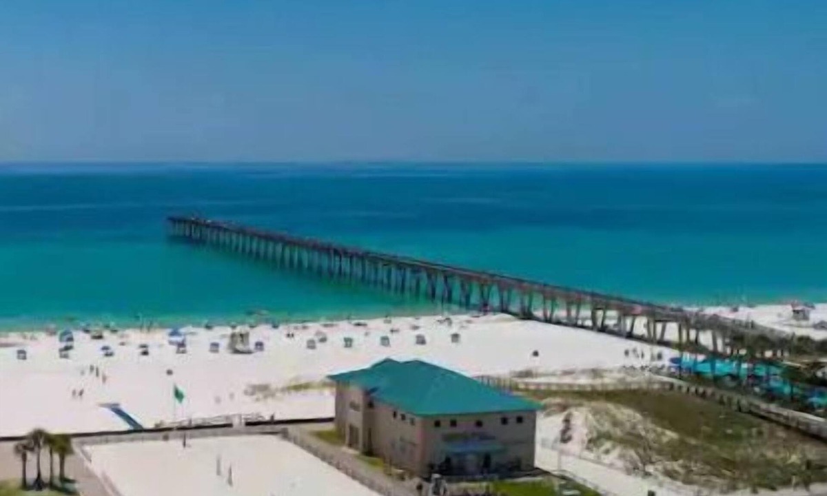 Navy Point House | Blissful Relaxation at Pensacola's Navy Point. 3 bed 1 bath home.