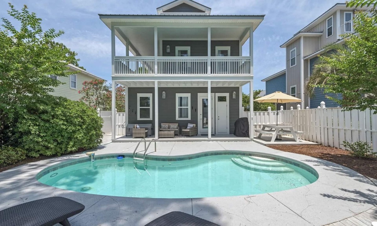 Village of Sugar Beach House | 🦩Book Me Baby! Hattie's Hideaway~Heart of Seagrove~Pool~Golf Cart~Pets~Bikes🦩