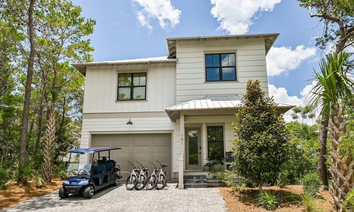 Inlet Beach House | *Brand New* Inlet Beach home - Six-Seater Golf Cart, EV Friendly, Bikes, Paddle Board, Pool