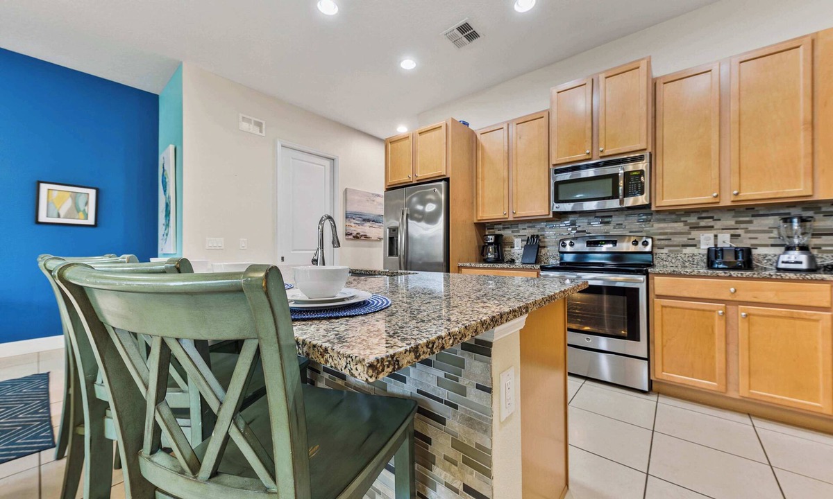 Davenport House | Bright 3B/2.5B townhome at Enclaves at Festival, minutes from Disney & Champions Gate. Private pool, resort amenities, sleeps 8.
