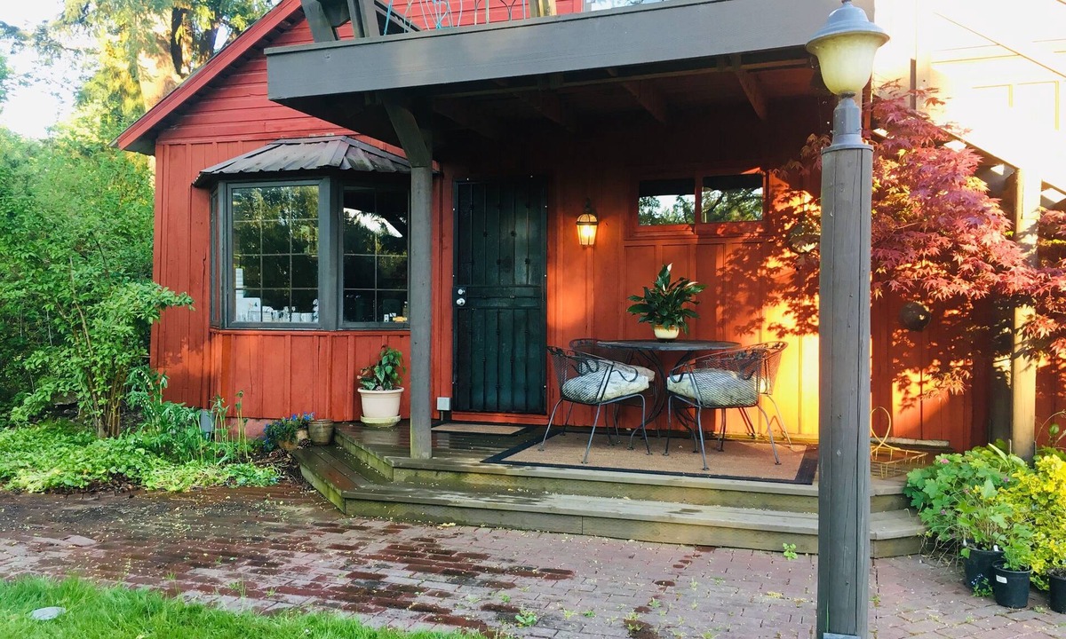 Salem House | BunkHouse Retreat at Minto-Brown Island Salem Oregon