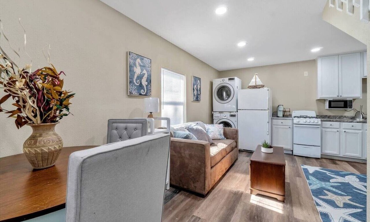 East Pensacola Heights Apartment | By the Bayou, Close to Downtown, Centrally Located