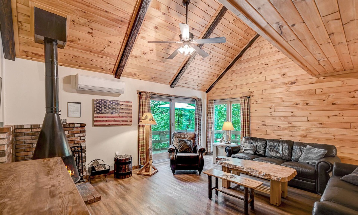 Village at Camelback House | Camelback,Aquatopia/Camelbeach Waterparks,Pool,Tennis,Jacuzzi,Paintball,Zip-line