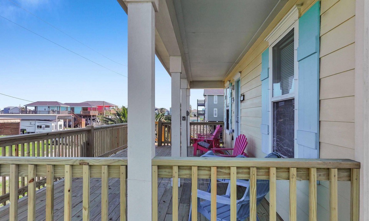 Crystal Beach House | Casa Carmen - Beachside- 3 bedroom 2 bath home sleeps 9.