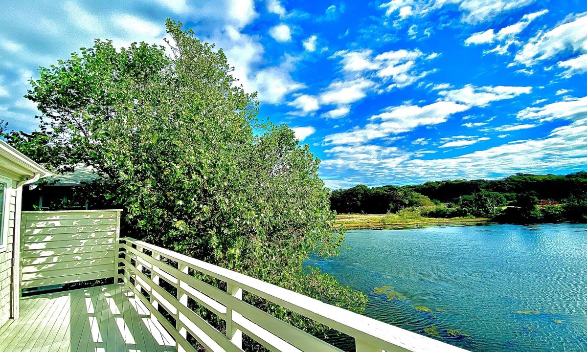 Woods Hole House | Central Woods Hole Village Waterfront: -25% Off Last Summer Week Jul 10-17!
