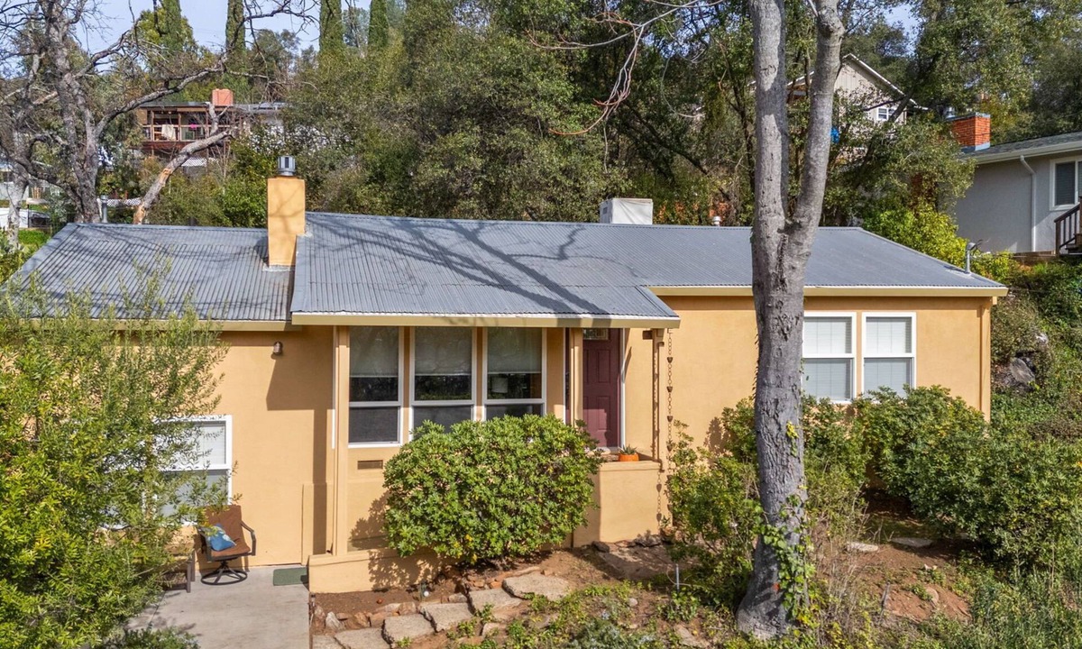 Sonora House | Charming 4-bedroom house with WiFi and AC in lovely Sonora