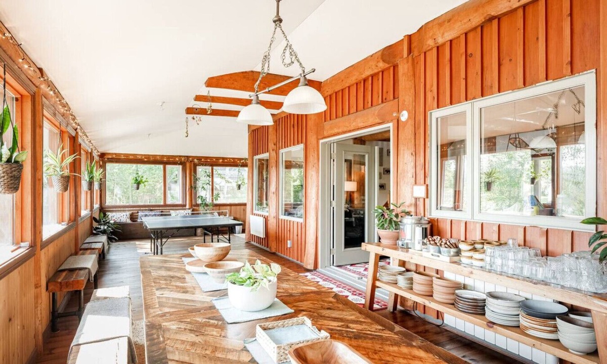 Lac-Saint-Paul Cabin | Charming & Rustic Chalet on Lac Marie Louise
