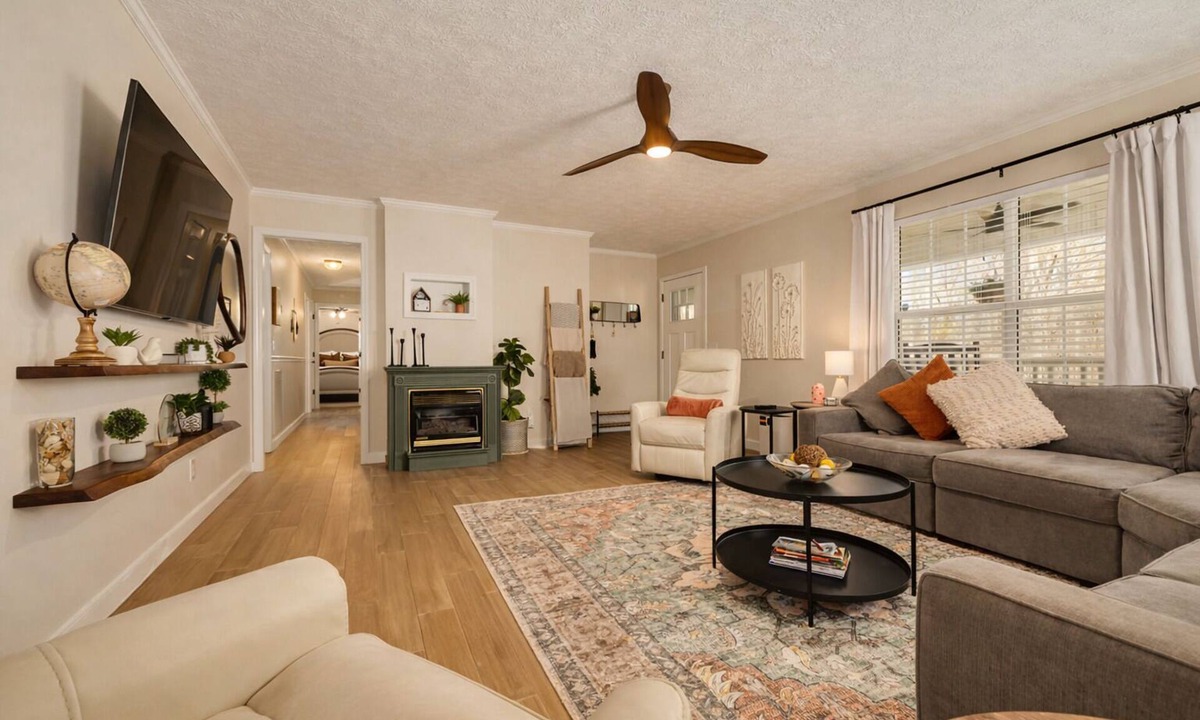 Dahlonega House | Charming Wine Country Retreat near Dahlonega Fire Pit, Home Gym, Game Room.