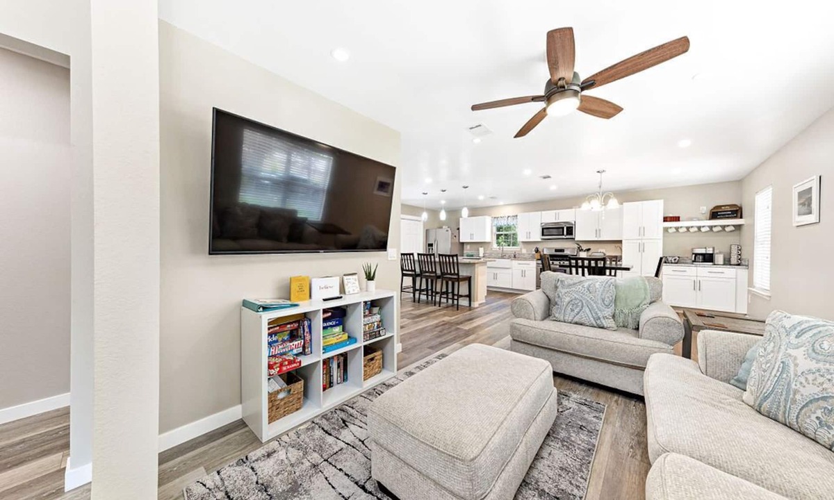 Southeast Pensacola House | Cheerful 4-bedroom home in East Hill Neighborhood