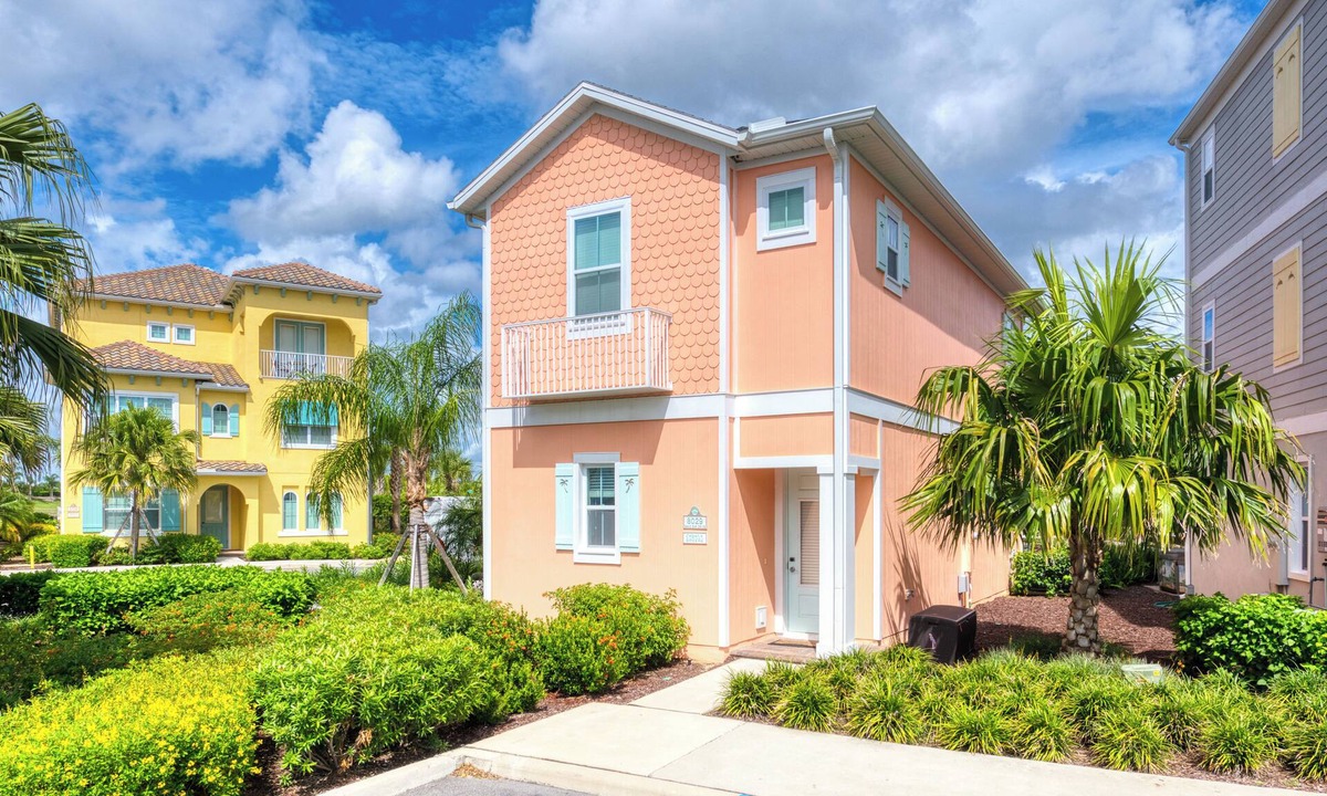 West Kissimmee Cottage | Comfy Cottage with Hot Tub near Disney with Margaritaville Resort & Island H2O.