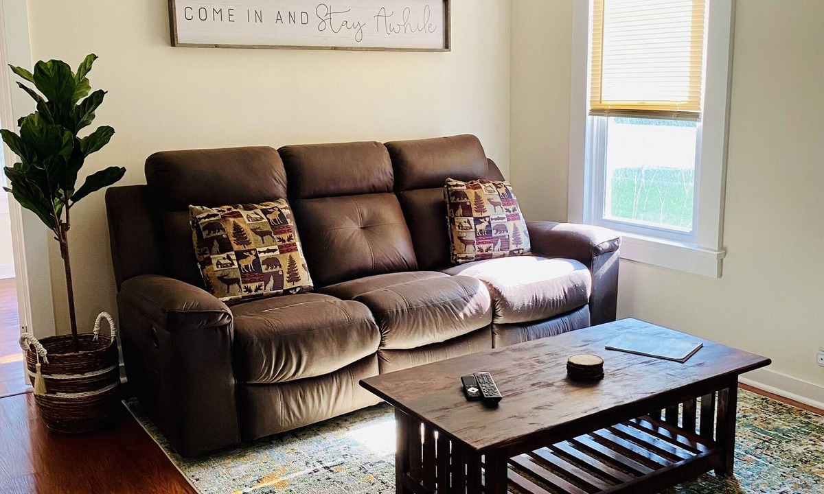 East Haven  Rutland County House | Cozy Home, Minutes from Killington! Washer/Dryer & Free Disney+/Peacock!