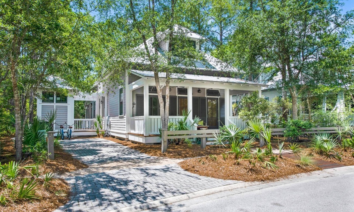 Forest District House | Cozy WaterColor Escape Near Beach Club