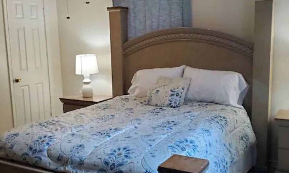 Southeast Pensacola Apartment | Cute 1 bedroom home, close to Downtown, Beaches and Shopping