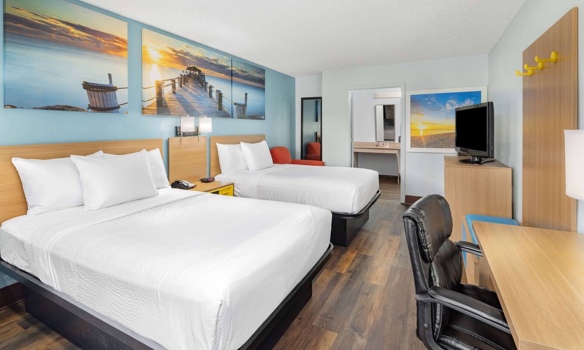 Northwest Pensacola Hotel | Days Inn by Wyndham Pensacola I-10