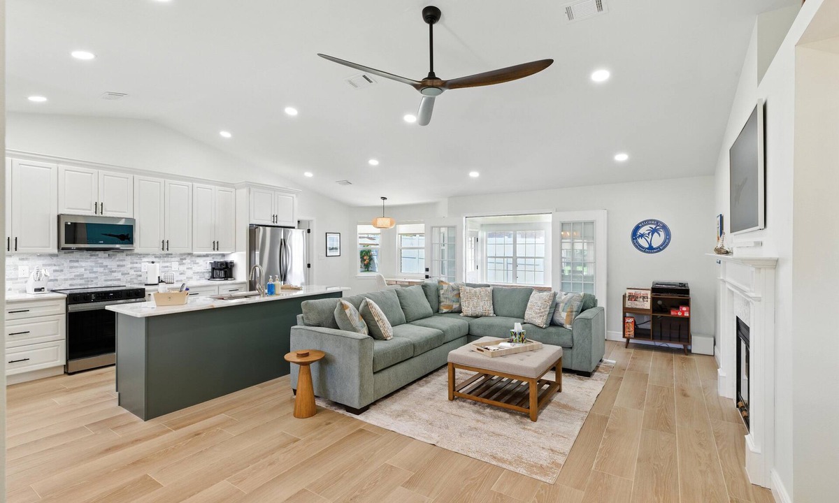 Gulf Breeze House | Driftwood Dreamer Retreat | Quiet Coastal Escape