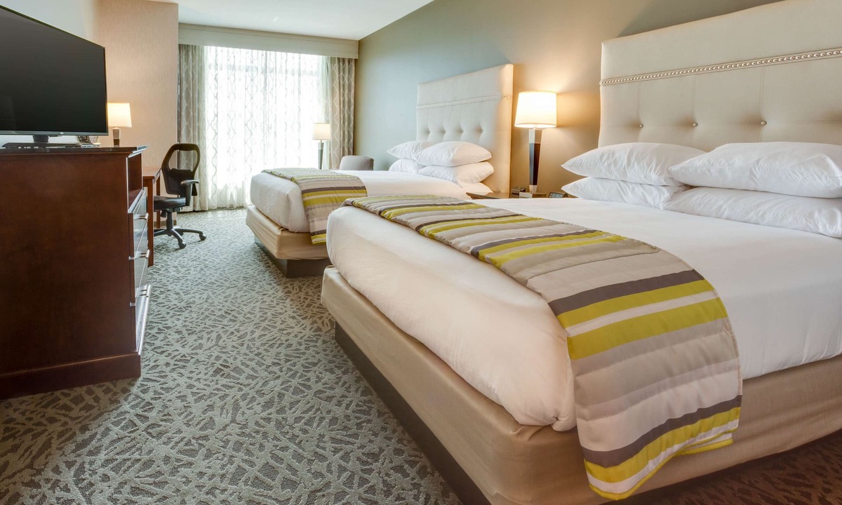 South Hills Hotel | Drury Inn & Suites Pittsburgh Airport Settlers Ridge