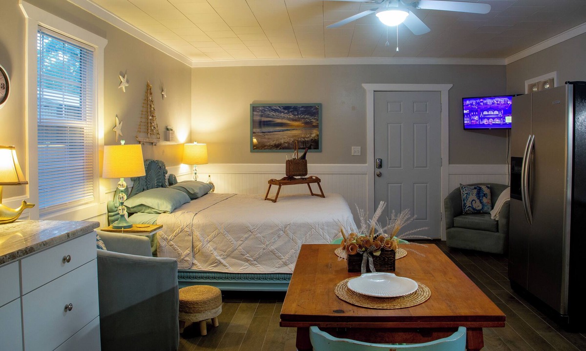 Navarre Apartment | East Bay Hideaway - Attached Cozy Studio - Navarre