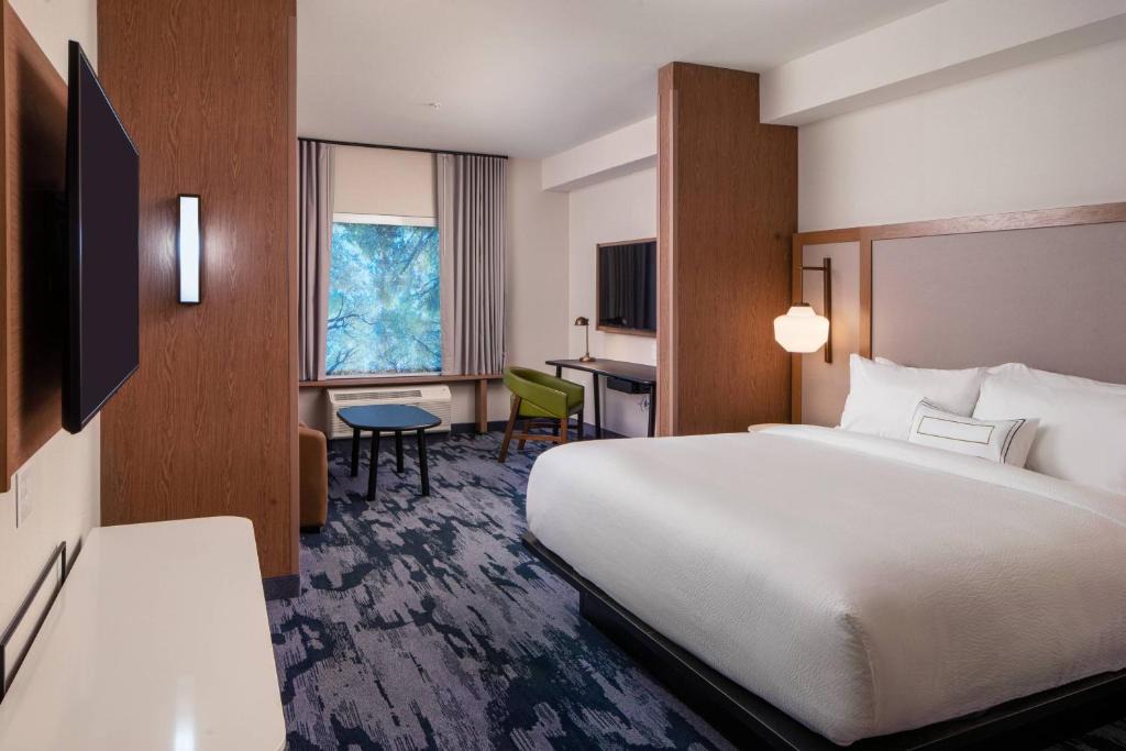 Northwest Pensacola Hotel | Fairfield by Marriott Inn & Suites Pensacola Pine Forest