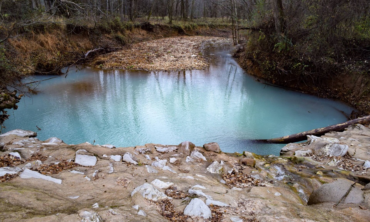 Rogers Cabin | Fall Foliage Cabin on Creek,Gravel Trail, Hot Tub&Sauna on 6acres 12 mins to DTR