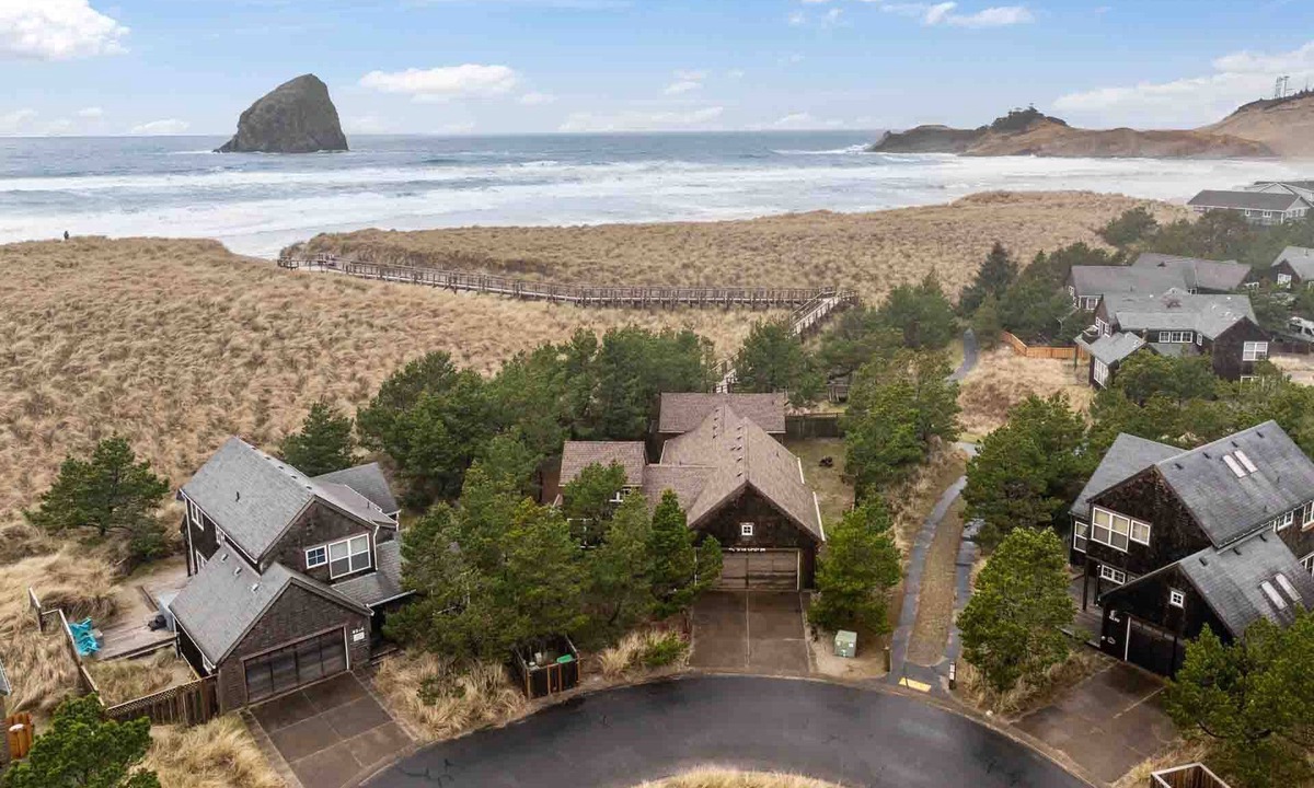 Shorepine Village House | Fantastic Single Level Shorepines Village Home, Steps From Beach and Ocean, 1/4 Mile to Kiwanda