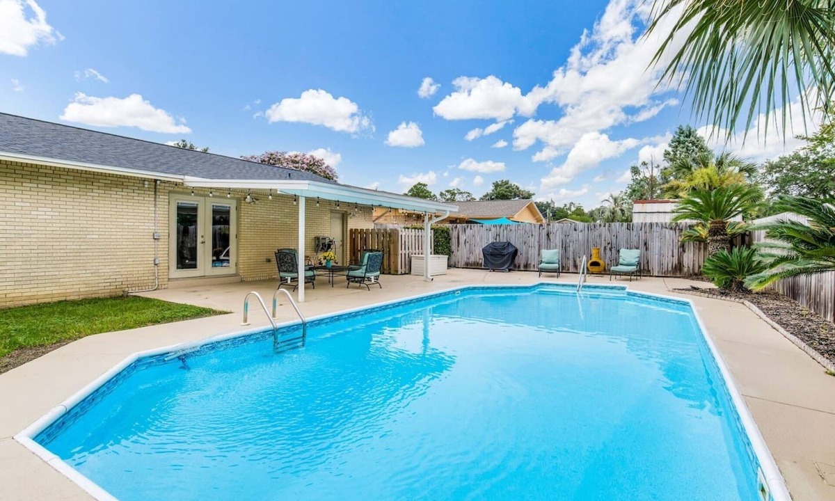 Northeast Pensacola House | Fenced Pool House w/Game Room, Beach 20m