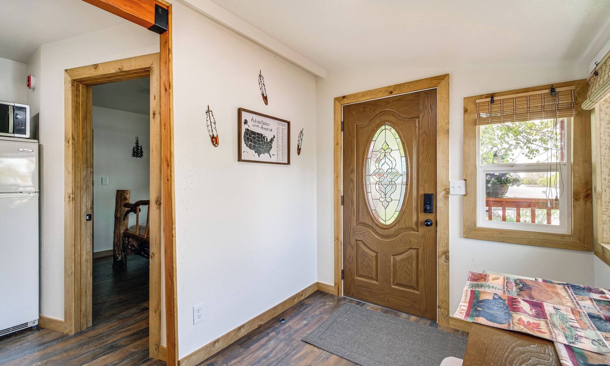 Chiloquin Cottage | Fish & Hike: Peaceful Cabin on Williamson River
