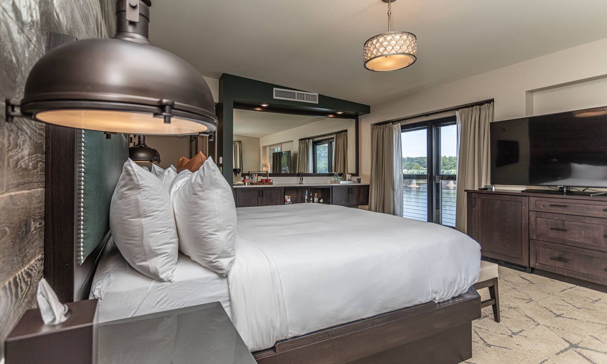 New Hope Hotel | Ghost Light Inn