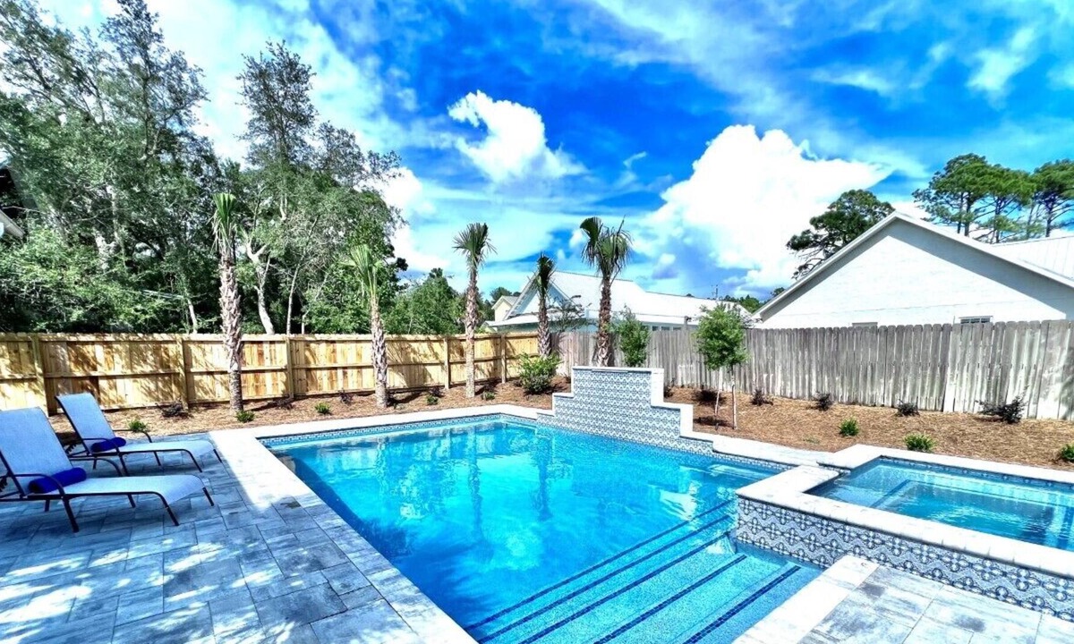 White's Gulfview House | Golf Cart, Pool, Heated Spa, & Bikes