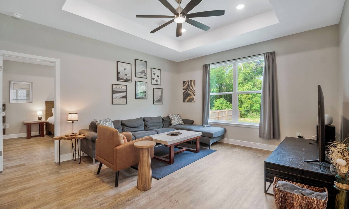 Brent House | Gorgeous 4BR Pensacola Home Near Beach & Downtown, Fast WiFi, Parking