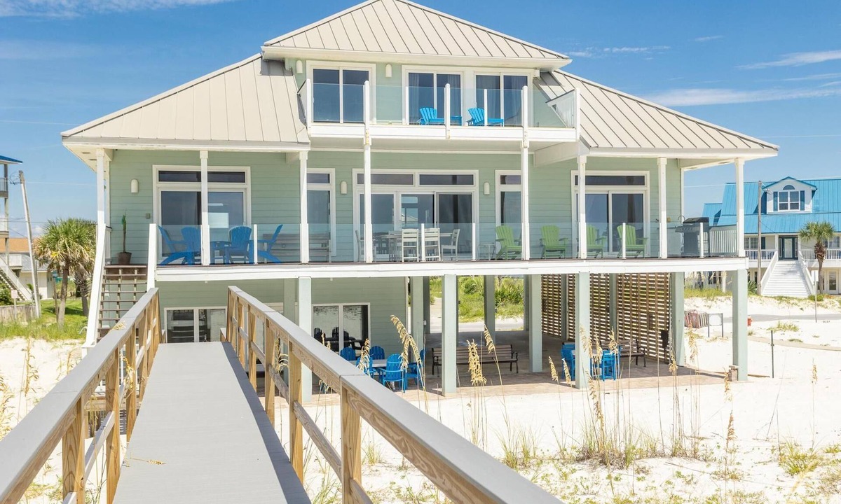 Villa Segunda House | Gulf Front 5BR Home | Saltwater Pool | Event Friendly | Sleeps 21