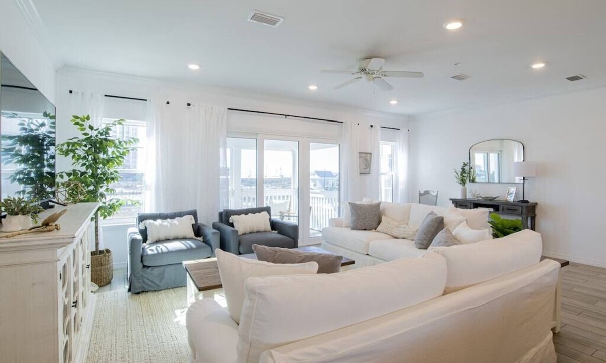 Ono Island House | Happy Ours~pet friendly~Private Beach Club~pools